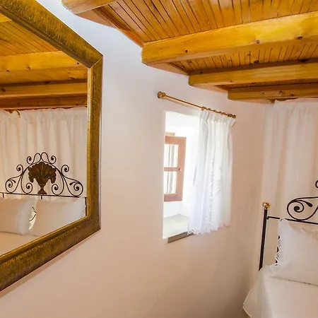 Drougas' Windmill Plaka (Milos)