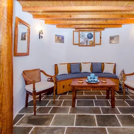 Drougas' Windmill Plaka (Milos)