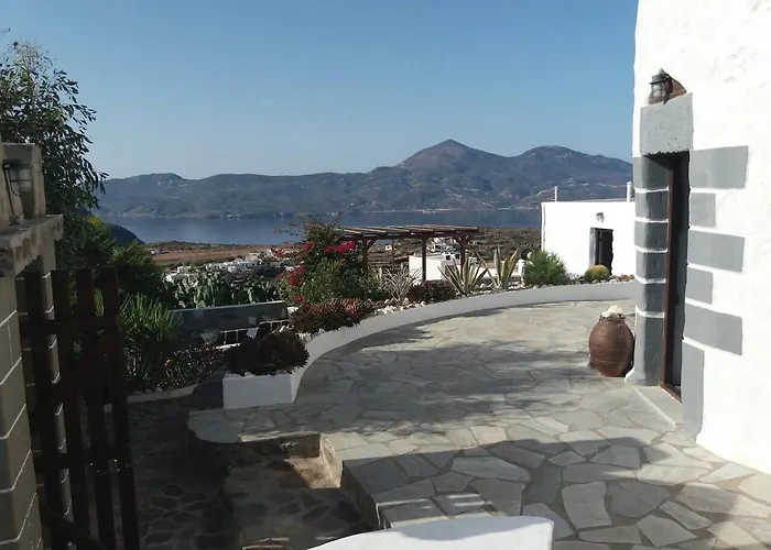 Drougas' Windmill * Plaka (Milos)